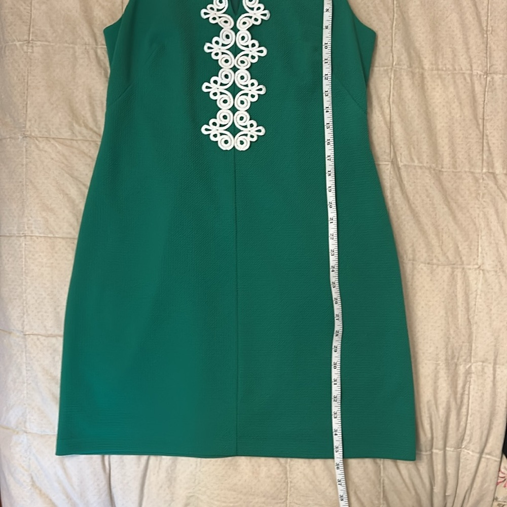 Elle Green & White Sheath Dress with Plunge Neckline - Picture 16 of 16
